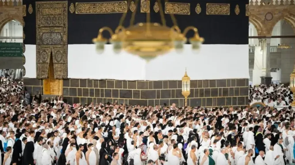 تصل إلى 100 ألف ريال.. السعودية تعلن عن غرامة مشددة لمن يستخرج تأشيرة زيارة لغرض الحج دون تصريح